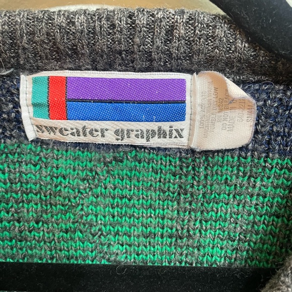 Vintage sweater size small - Picture 3 of 3